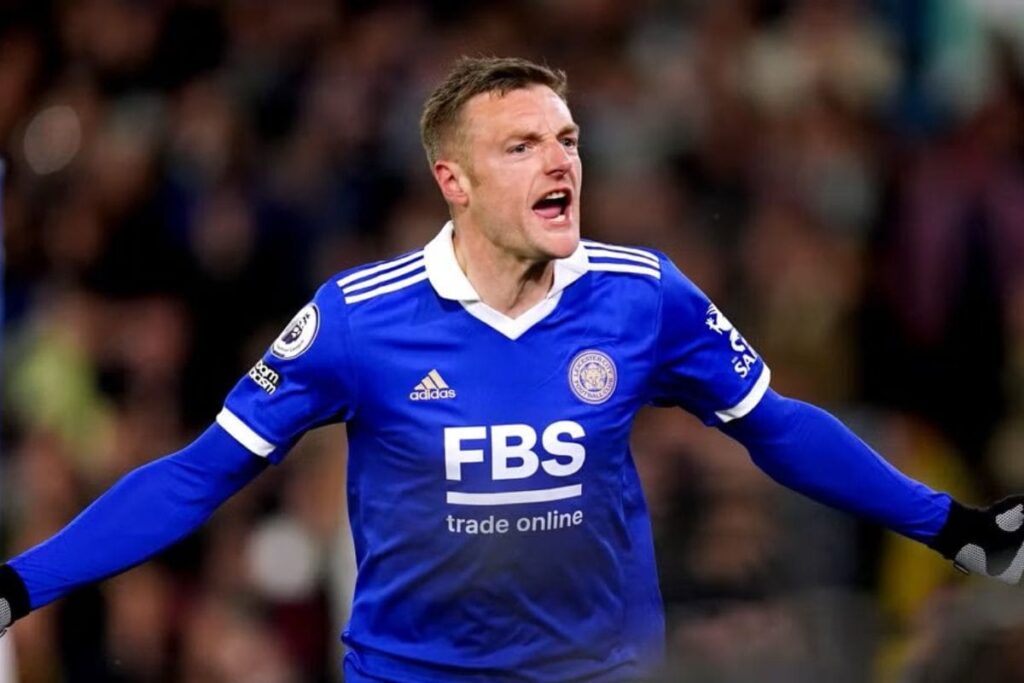 Jamie Vardy Fires Leicester City to Championship Summit