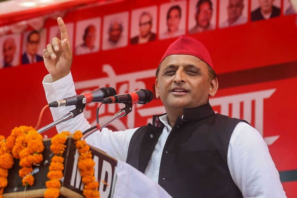 Akhilesh Slams UP Govt for Keeping Azam Khan, Son in Separate Jails