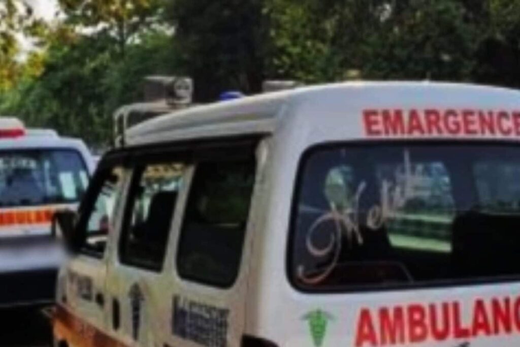 Maharashtra: Ambulance Used by Trainee Doctors for Garba Party Hits Two-wheeler in Kolhapur