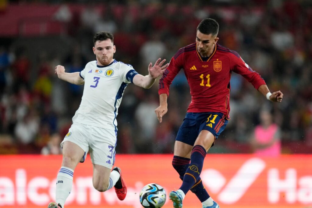 Liverpool's Andy Robertson Has Surgery for Shoulder Injury