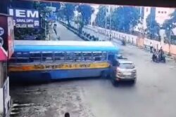 Caught on Cam: Racing Bus Rams Car, Keels Over in Kolkata; 10 Injured