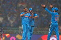 Virat Kohli Blowing a Kiss to Mohammed Shami After He Took a Wicket is All of Us | WATCH