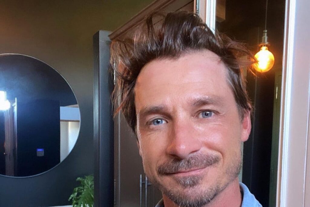 Watch: South Africa Great Dale Steyn Spotted in a Kerala Mall, Takes Selfies With Fans