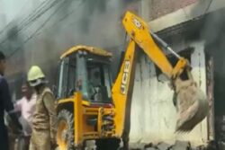 UP: Fire Breaks Out at Kanpur Warehouse, No Injuries Reported | WATCH