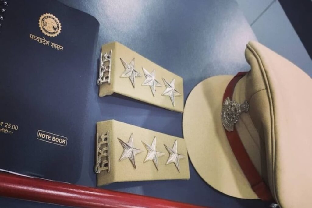 Meet Yashasvi Shinde, The Madhya Pradesh SDOP Who Worked As A Physiotherapist