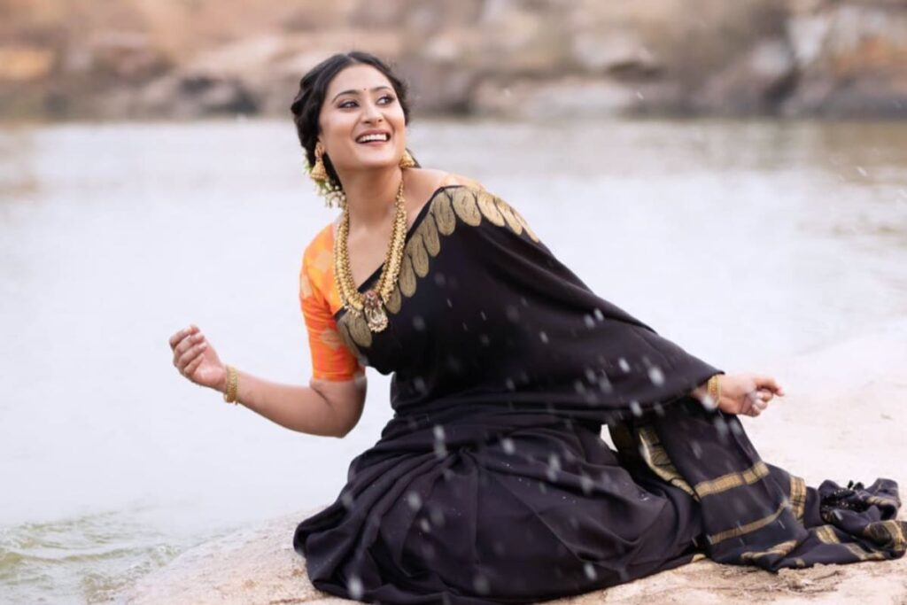 Actress Amrutha Iyengar Looks Regal In Brownish-shimmery Lehenga On Dussehra