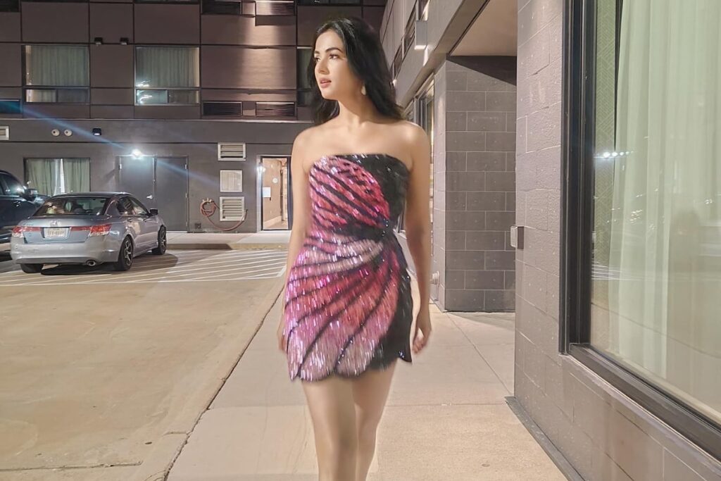 Sonal Chauhan Is Too Hot To Handle In A Glitter Strap Sequin Dress
