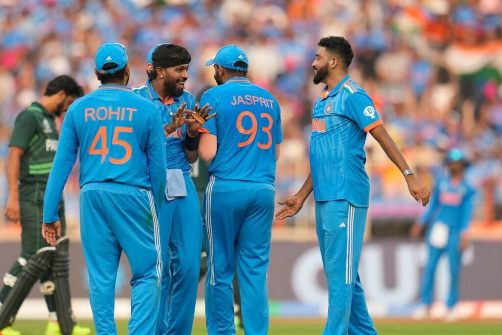 The Great Pakistan Collapse: From 155/2 to 171/7 in Just 35 Deliveries