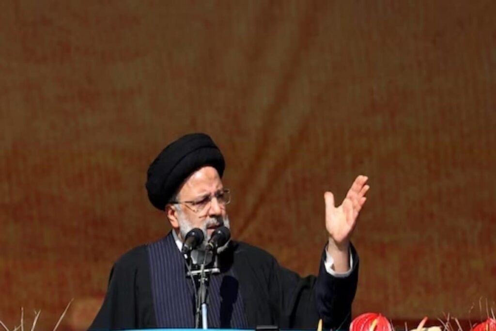 Iran Bans Teaching Foreign Languages to Kids