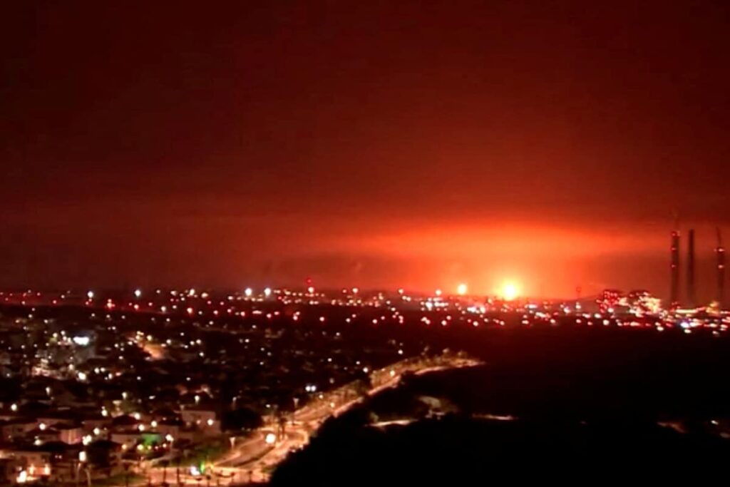 Israeli Military Steps Up Air, Ground Attacks in Gaza, Cuts Off the Territory's Communications