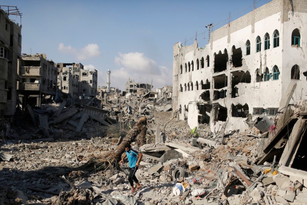 Palestinians Flee to Southern Gaza Amid Israel's Evacuation Order; Hamas Says 'Stay Put' | Updates