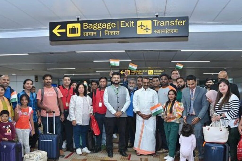 Operation Ajay: SpiceJet Plane Arrives in Delhi with 286 Passengers from Israel