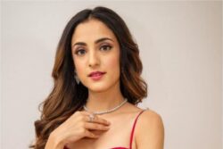 Kanikka Kapur Recalls Sooraj Barjatya Congratulating Her For Upholding The Grace of A Rajshri Heroine in Dono