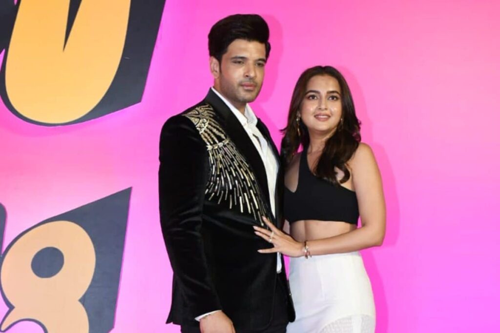 'Kaunsa Romance?': Karan Kundrra Gatecrashes Tejasswi's Interview at Thank You For Coming Screening