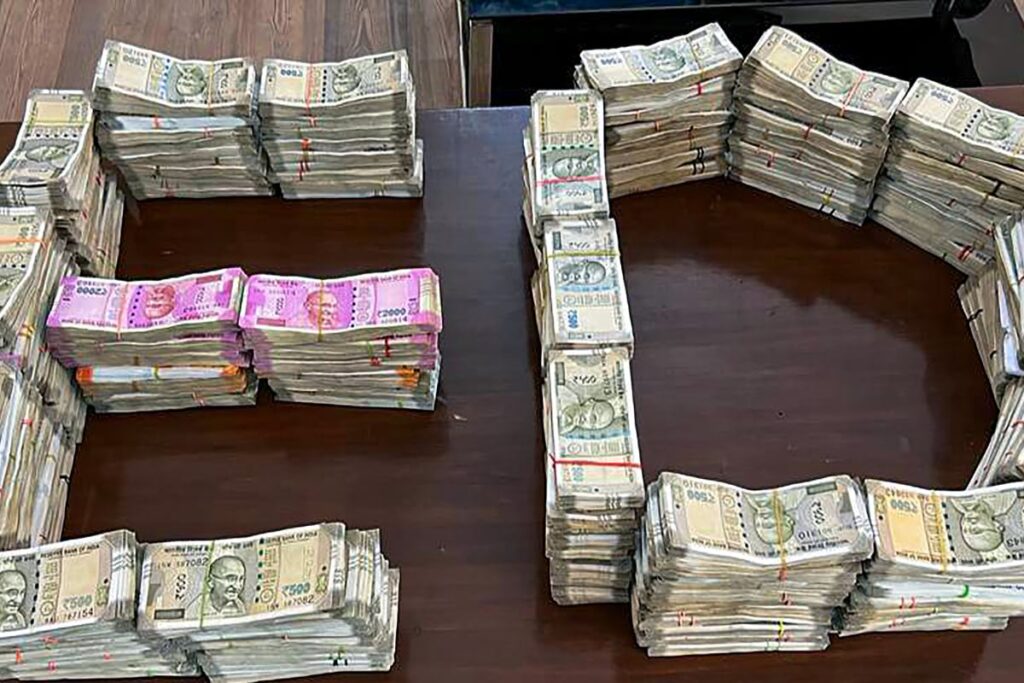 How Mahadev App Founders Earned Lakhs of Rupees Per Panel Through WhatsApp Groups & Call Centres