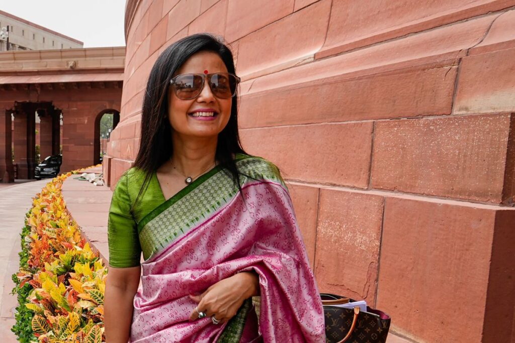 HC 'Appalled' Over Mahua Moitra's Counsel Contacting Dehadrai to Take Back CBI Complaint