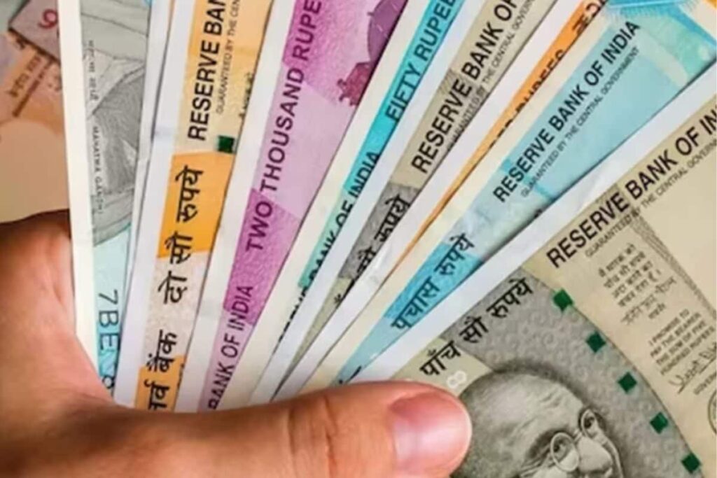 Over Rs 221 Crore Found in UP Labourer's Account. He Discovers After Income Tax Notice