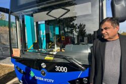 Union Minister Nitin Gadkari Takes a Spin on Hydrogen Bus in Prague, Details Inside