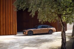 BMW i7 M70 xDrive Launched In India, Priced At Rs 2.50 Crore