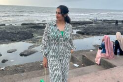 Woman Asks Internet To Help Modify Her Photo, People Come Up With Hilarious Edits