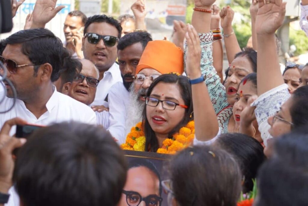 MP Bureaucrat Who Threatened to ‘Uproot’ Shivraj Govt Set to Get Cong Ticket. But Time is Running Out