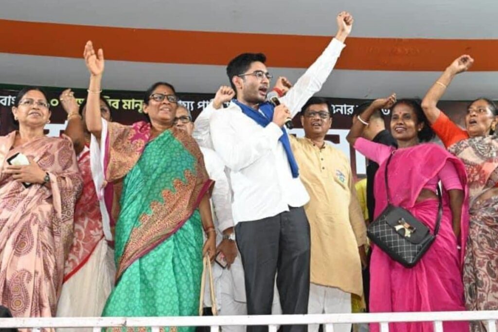 TMC's Abhishek Banerjee Eyes ‘People’s Leader’ Tag through MNREGA Stir Without Mamata