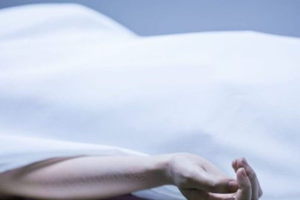 16-year-old Loses Balance While Playing, Falls to Death from Third Floor