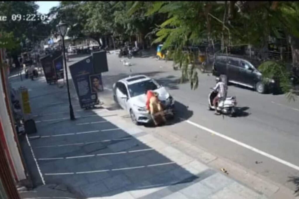 Tamil Nadu: Speeding Car Rams Into Elderly Man on Bike, Throws Woman 50 Metres in Air | WATCH
