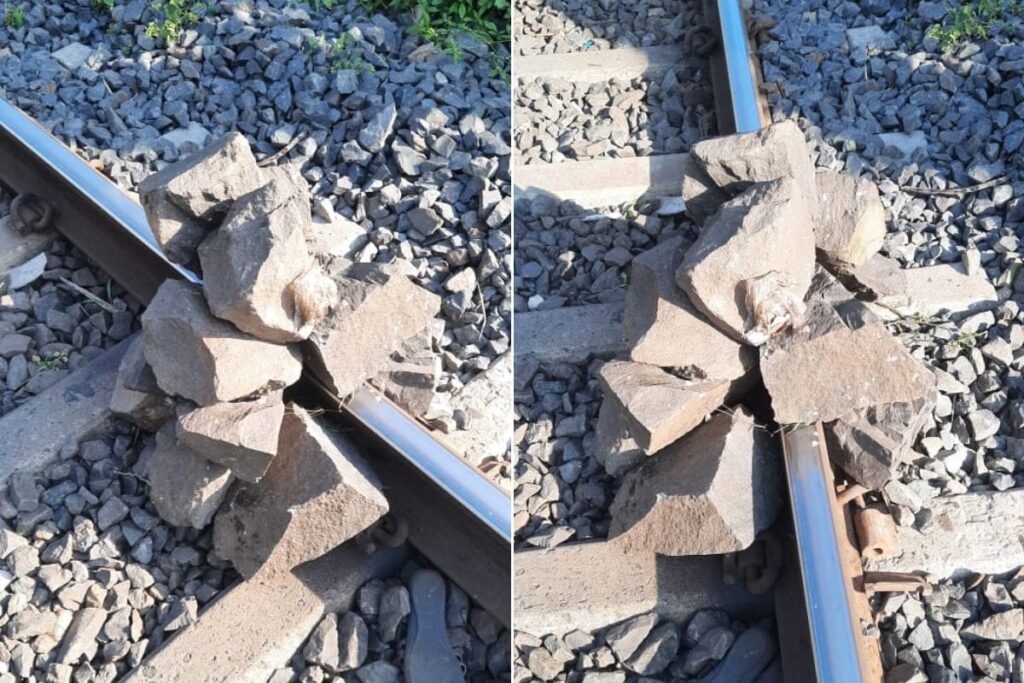 Major Accident Averted As Train Guard Spots Boulders on Tracks Near Pune; 2nd Such Case in Last 4 Days