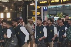 The Hard Facts | Claps in Hyderabad, Dhol in Ahmedabad: Unrequited Love for Pak Team That Bats Only for Islam?