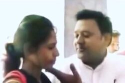 UP Man Sings For Wife Who Filed Complaint at Police Station, Old Video Shows How Love Conquers All