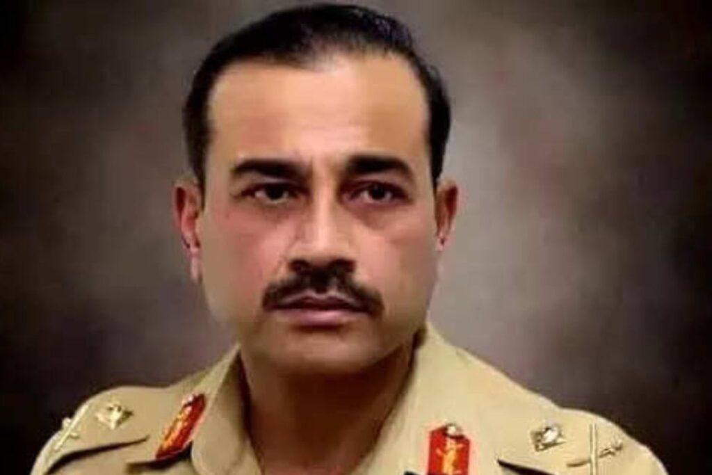 Pakistan Army Chief Promises to Eliminate Terrorism After Friday's Suicide Blasts