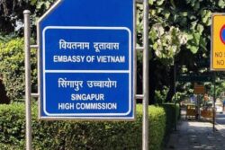 Indians Upset After Singapore's Ambassador Points Out Spelling Error on Delhi Signage, Call it 'National Embarrassment'