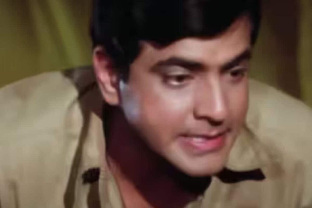 This 1971 Jeetendra Film Sold More Tickets Than Amitabh Bachchan And Dharmendra's Sholay