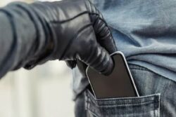 Kolkata Man Loses Rs 42,000 Minutes After His Phone Was Stolen