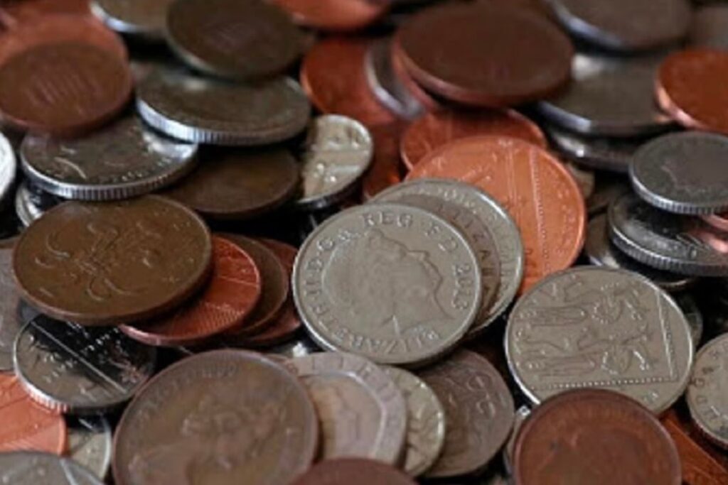 In Gujarat’s Rajkot, This Rare Vintage Coin And Note Shop Has Locals’ Attention