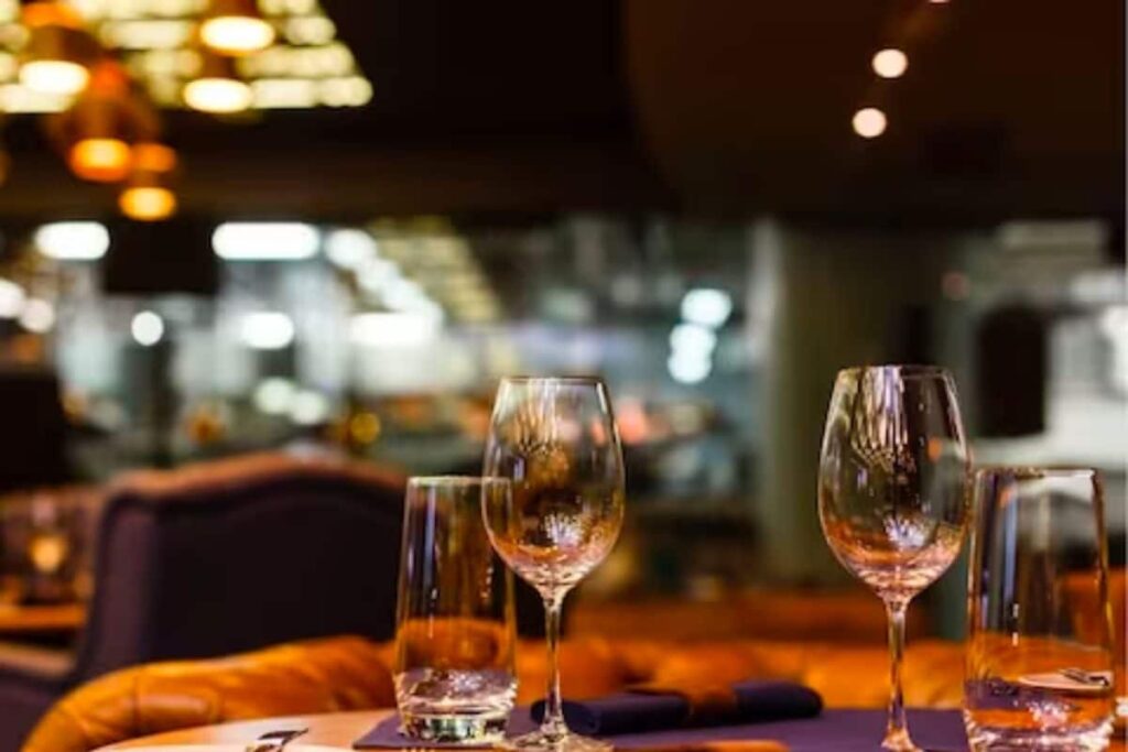 This Oakland Restaurant Now Has A Rule For People Who Can't Handle Their Liquor