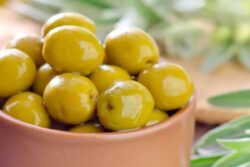 Curry To Olive, Green Leaves That Keep Diabetes And Thyroid In Check