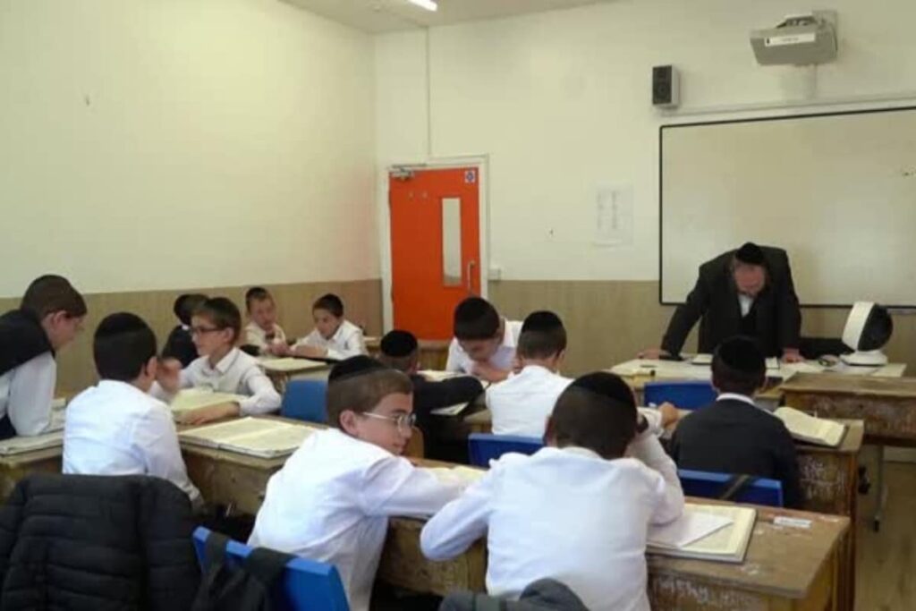 Jewish Schools in London Shut Down Amid Security Fears in Wake of Israel-Hamas War