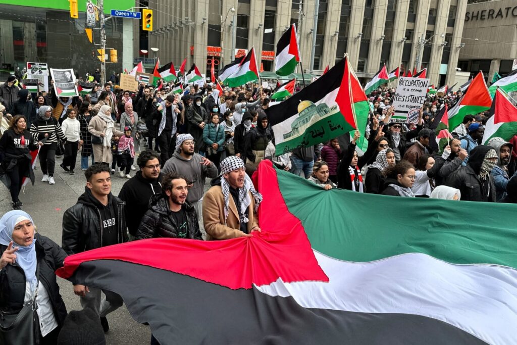 Air Canada Suspends Pilot after 'Unacceptable Posts' Against Israel