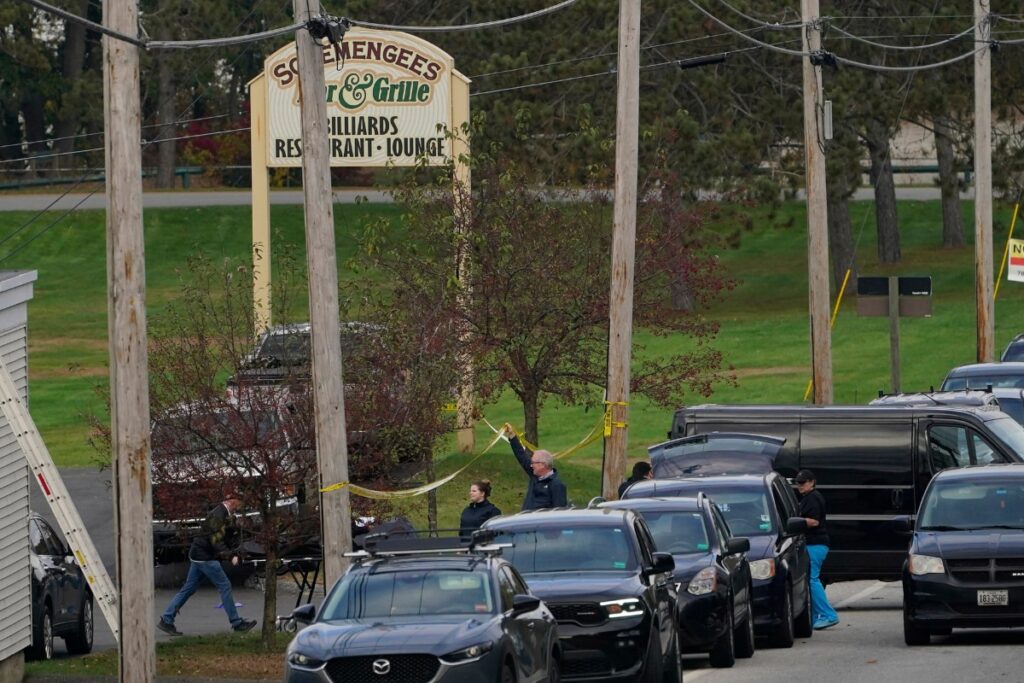 US: Police Surround Home in Search for Suspect in Maine Mass Shooting