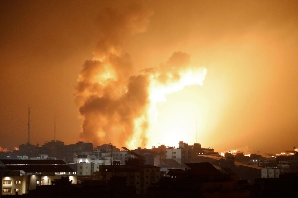 WATCH: Israeli Strikes Knock Down High-Rise 'Watan Tower' in Central Gaza