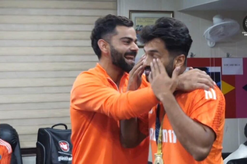 WATCH: Virat Kohli's Epic Reaction Before Handing Over Best Fielder Medal to Shardul Thakur