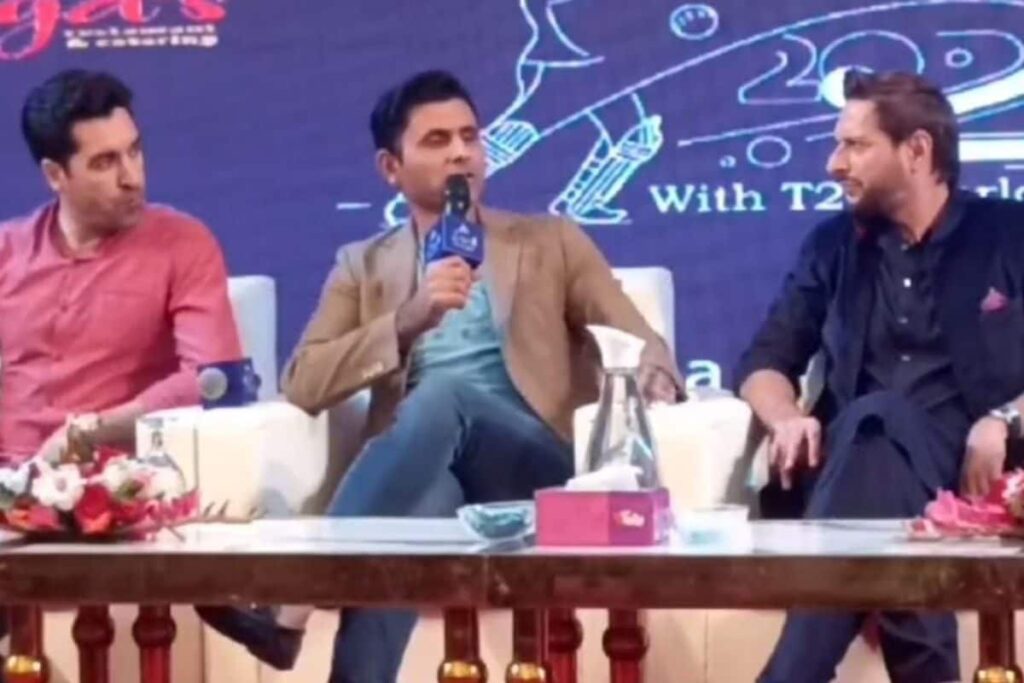 'Meri Zubaan Fisal Gai': Abdul Razzaq Issues Apology for Derogatory Remark on Aishwarya Rai - WATCH