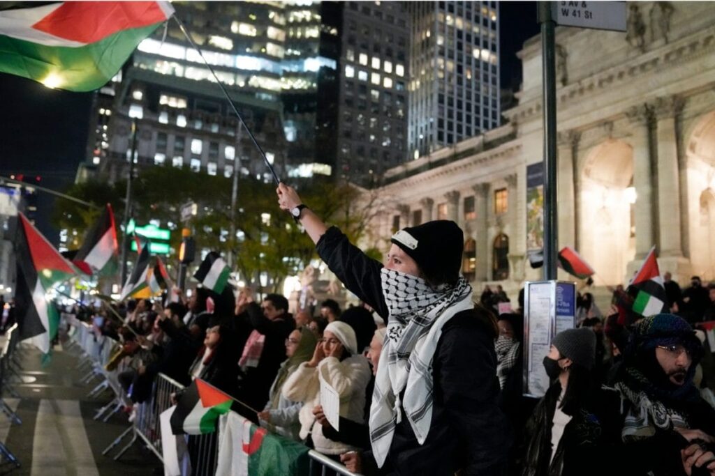WATCH | Protesters Occupy Lobby of The New York Times, Demand Immediate Ceasefire in Gaza
