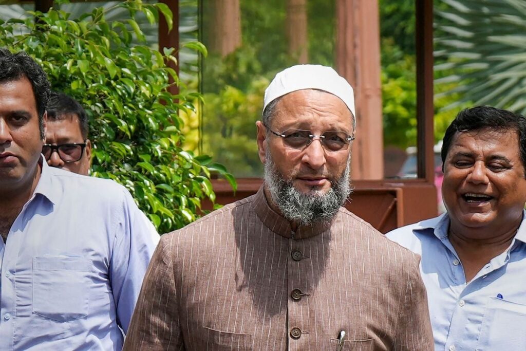 'If I'm B-team of BJP, What Was Rahul Gandhi's Arrangement with Smriti Irani in Amethi?' Owaisi Slams Congress