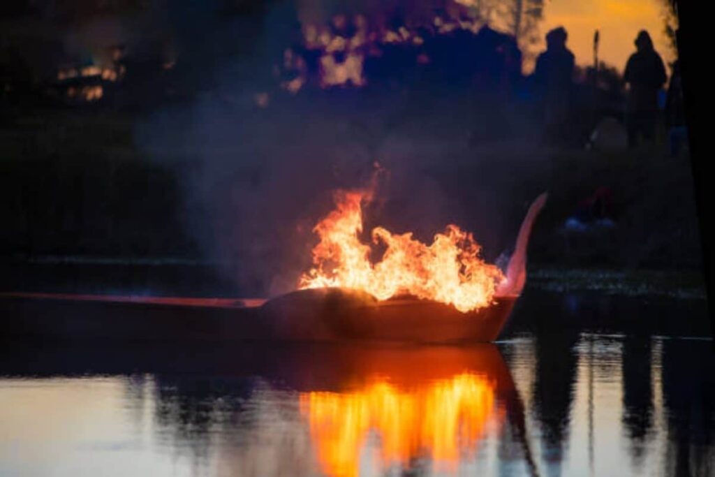 One Killed, Three Injured in Fire Accident on Ship in TN