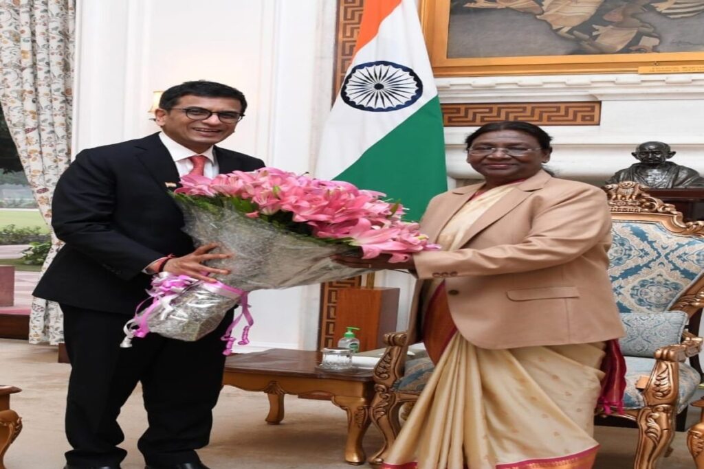 CJI D Y Chandrachud Calls on President Murmu