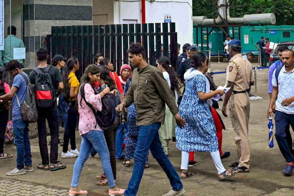 Delhi University’s Hindu College Forms Committee to Reconsider Students' Expulsion