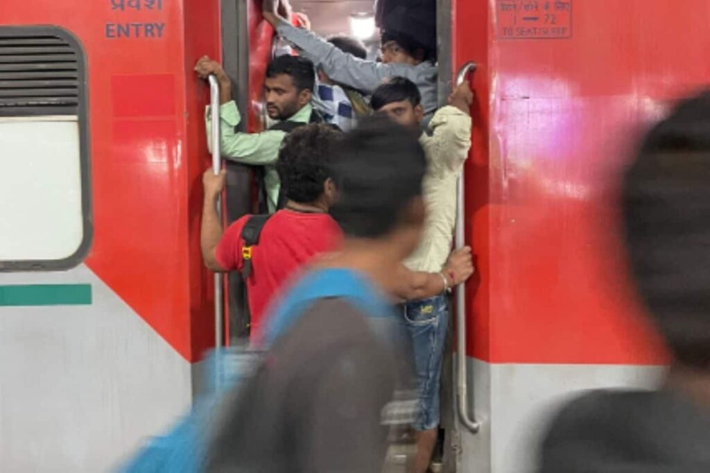 'I Want Total Refund...': Passenger With Reservation Misses Train Due to Festive Rush in Gujarat
